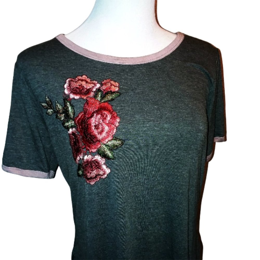 Electric Pink Appliqued Tee 1X NWT